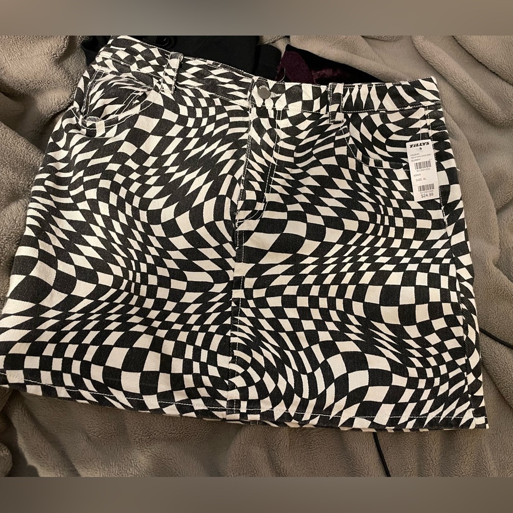 RSQ Checkered skirt / never worn / size XL / run small /